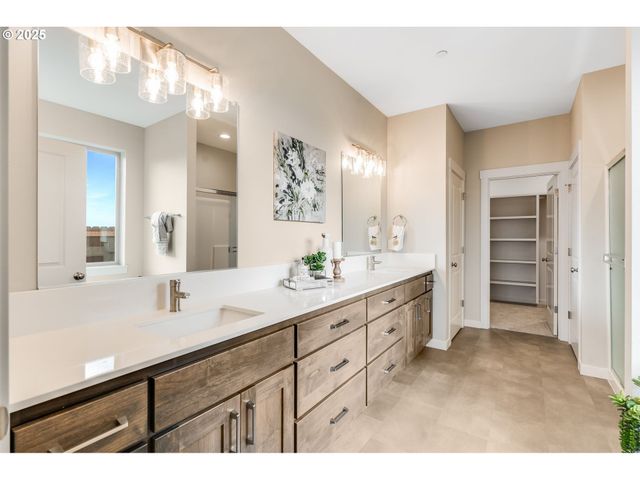 150 Se AIREDALE Ave, La Center, WA 98629
