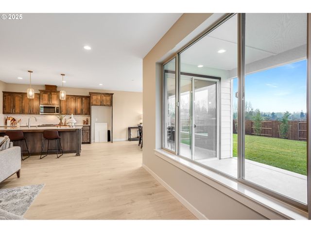 150 Se AIREDALE Ave, La Center, WA 98629