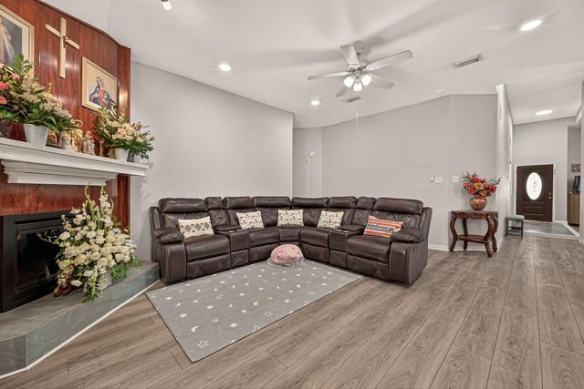 10535 Walnut Glen Drive, Houston, TX 77064