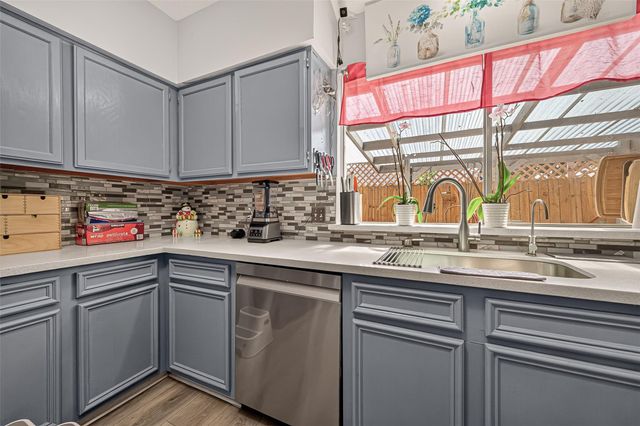 10535 Walnut Glen Drive, Houston, TX 77064
