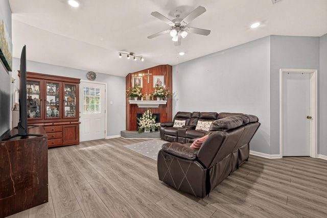 10535 Walnut Glen Drive, Houston, TX 77064