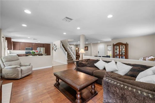 30030 Penrose Lane, Castaic, CA 91384