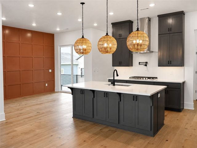 2637 E Livingston Lane, Fayetteville, AR 72703