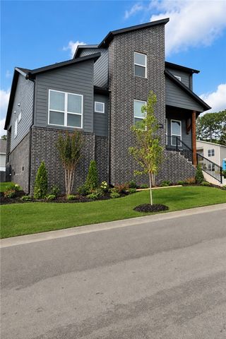 2637 E Livingston Lane, Fayetteville, AR 72703