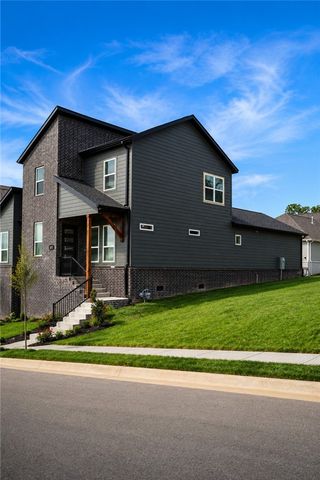 2637 E Livingston Lane, Fayetteville, AR 72703