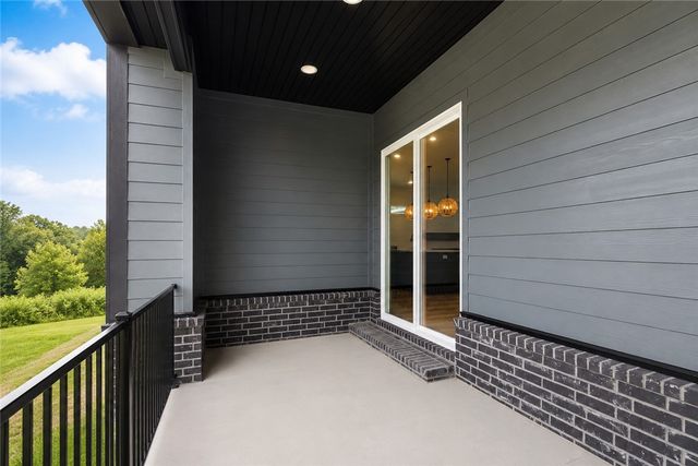 2637 E Livingston Lane, Fayetteville, AR 72703