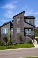 2637 E Livingston Lane, Fayetteville, AR 72703