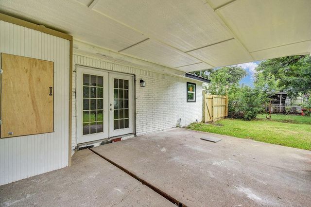 15617 Park Manor Street, Houston, TX 77053
