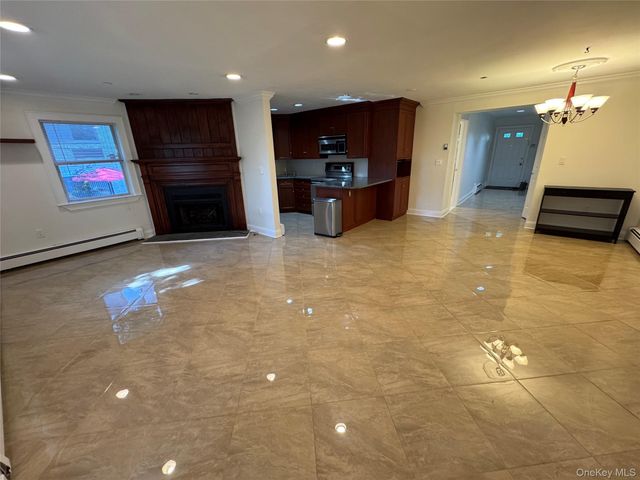 36 Greenridge Avenue 110, White Plains, NY 10605