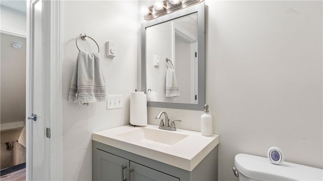 200 Post Road 610, Warwick, RI 02888