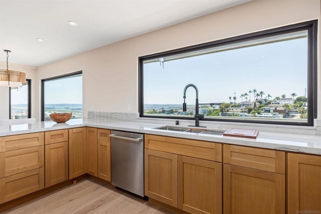 1694 Torrance St, San Diego, CA 92103