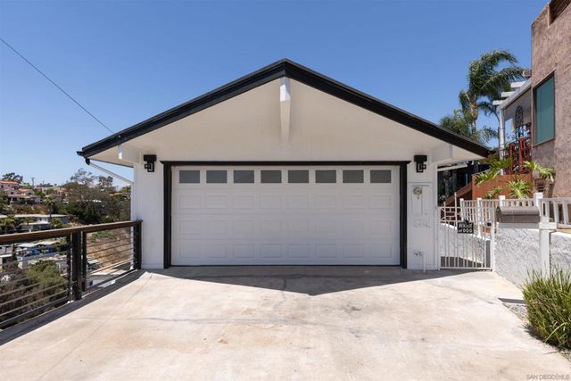 1694 Torrance St, San Diego, CA 92103