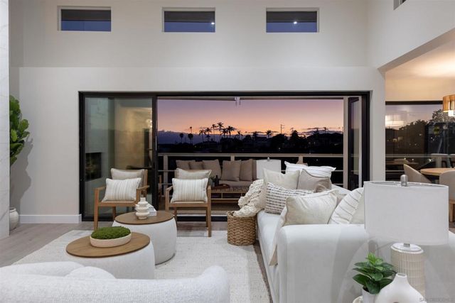 1694 Torrance St, San Diego, CA 92103
