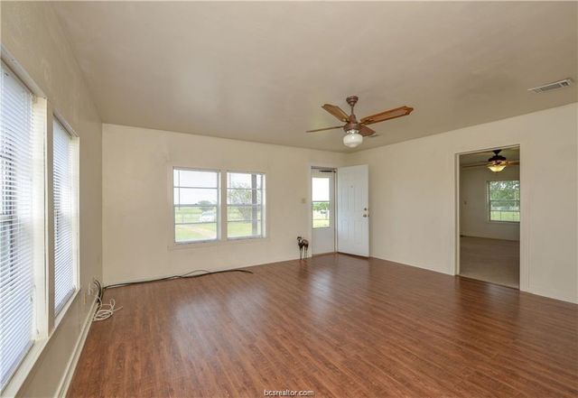 4339 Fm 974, Bryan, TX 77808