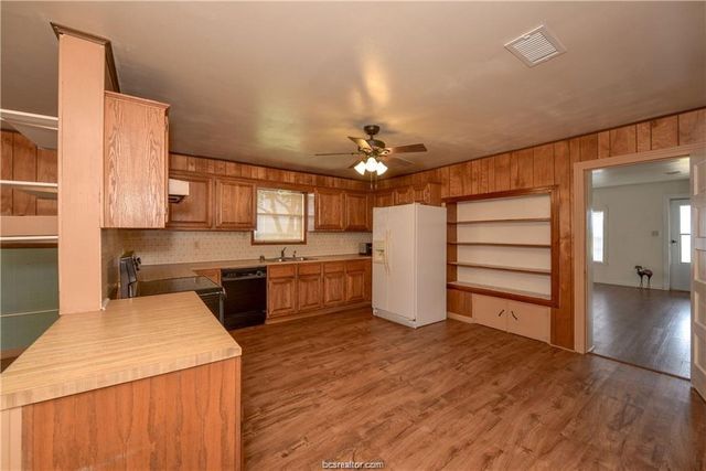 4339 Fm 974, Bryan, TX 77808