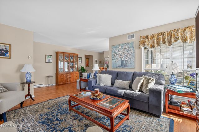 38 Mansfield Avenue, Manchester, NJ 08759