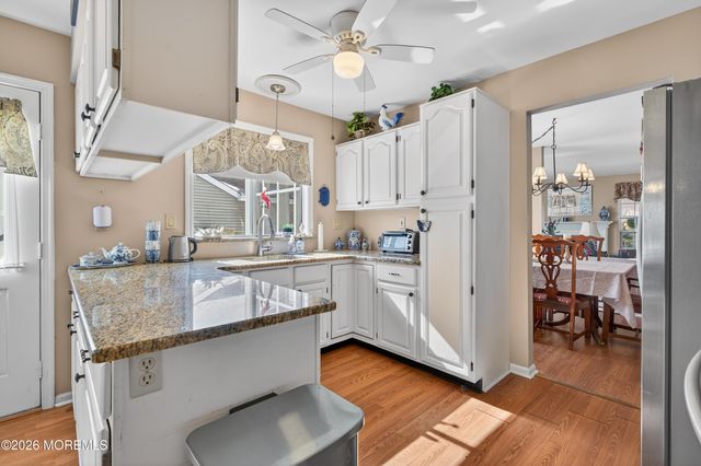 38 Mansfield Avenue, Manchester, NJ 08759