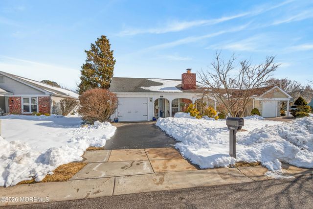 38 Mansfield Avenue, Manchester, NJ 08759