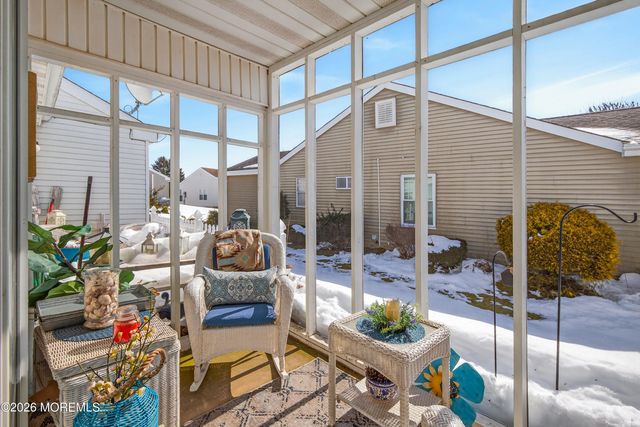 38 Mansfield Avenue, Manchester, NJ 08759