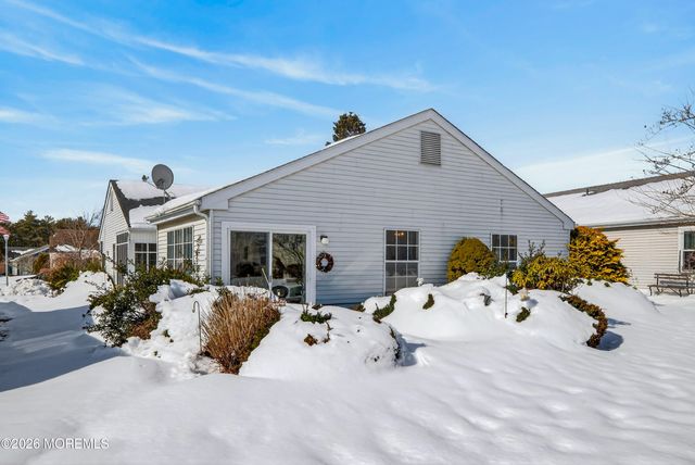 38 Mansfield Avenue, Manchester, NJ 08759