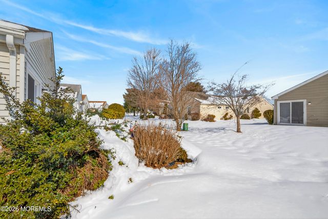 38 Mansfield Avenue, Manchester, NJ 08759