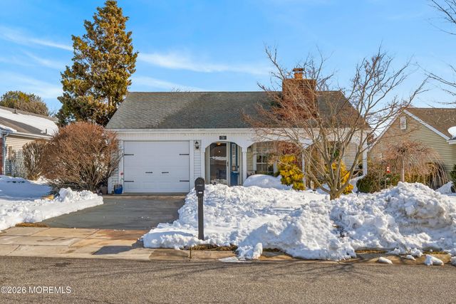 38 Mansfield Avenue, Manchester, NJ 08759