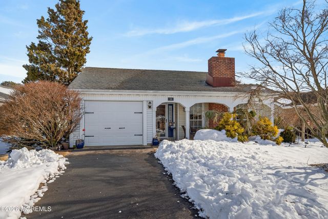 38 Mansfield Avenue, Manchester, NJ 08759