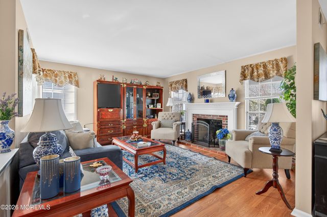 38 Mansfield Avenue, Manchester, NJ 08759