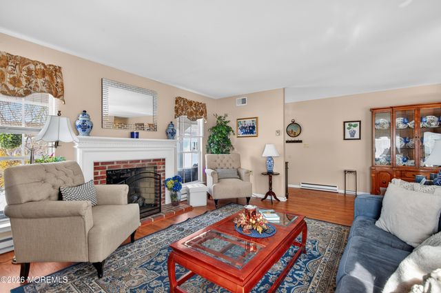 38 Mansfield Avenue, Manchester, NJ 08759