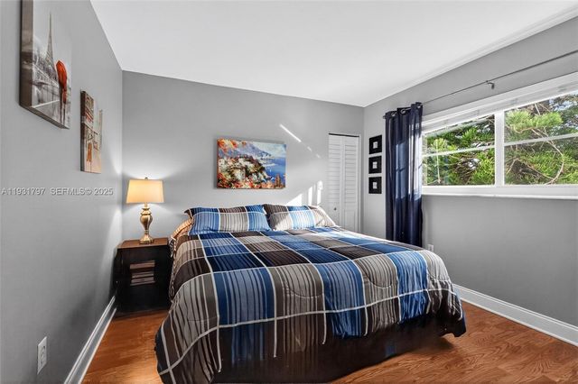 415 NE 2nd St 224, Hallandale Beach, FL 33009