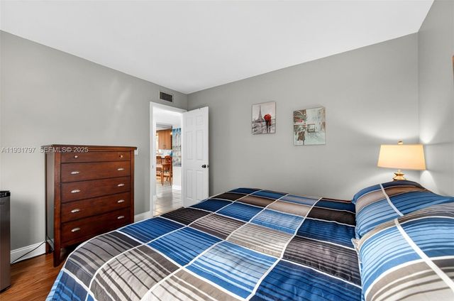 415 NE 2nd St 224, Hallandale Beach, FL 33009