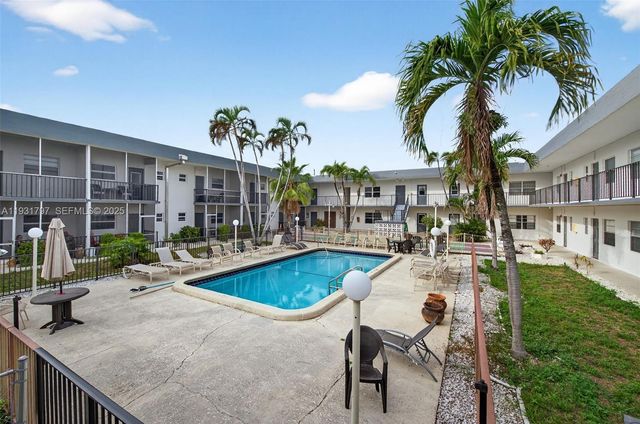 415 NE 2nd St 224, Hallandale Beach, FL 33009
