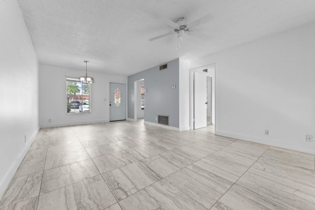 811 Salem Lane, Greenacres, FL 33467