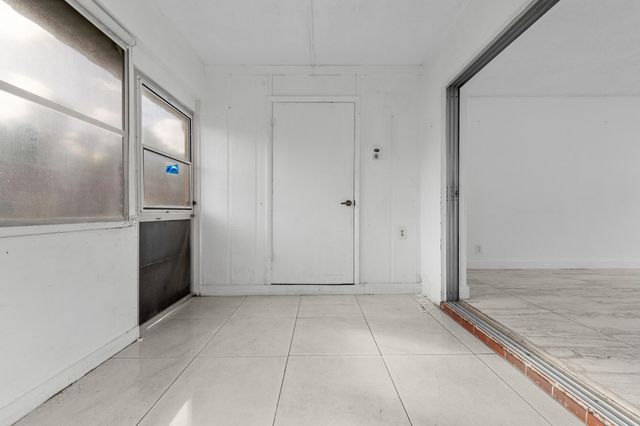 811 Salem Lane, Greenacres, FL 33467