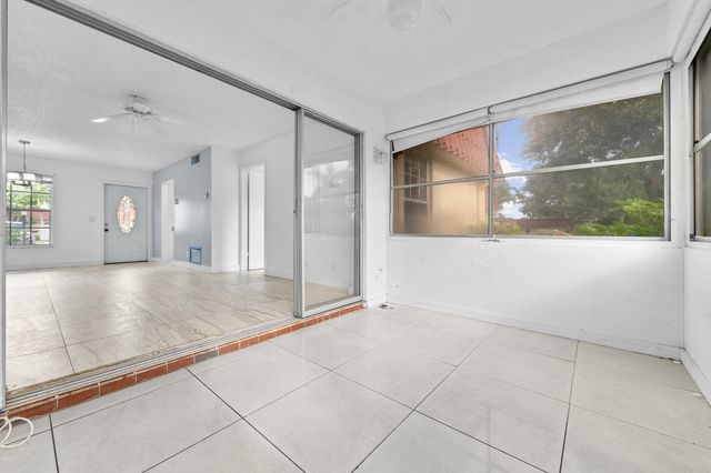 811 Salem Lane, Greenacres, FL 33467