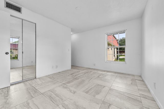 811 Salem Lane, Greenacres, FL 33467