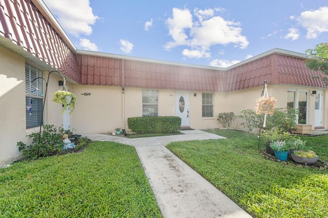 811 Salem Lane, Greenacres, FL 33467