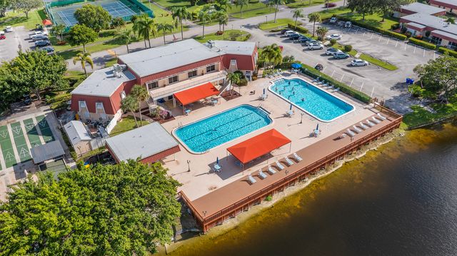 811 Salem Lane, Greenacres, FL 33467