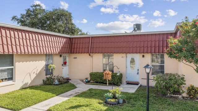 811 Salem Lane, Greenacres, FL 33467