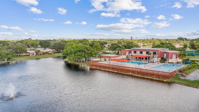 811 Salem Lane, Greenacres, FL 33467