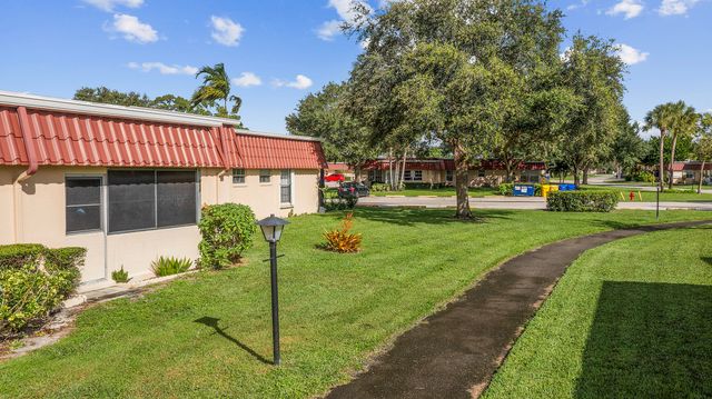 811 Salem Lane, Greenacres, FL 33467