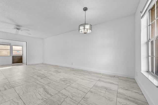 811 Salem Lane, Greenacres, FL 33467