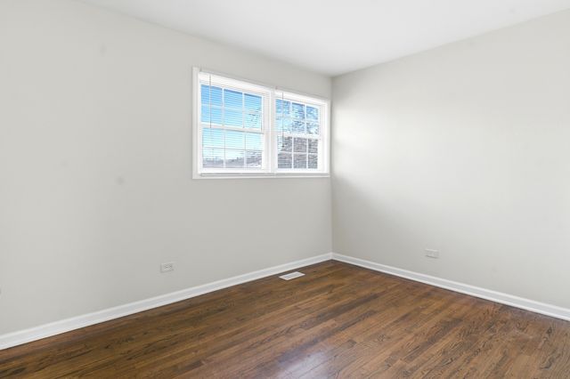 16419 Woodlawn West Avenue, South Holland, IL 60473