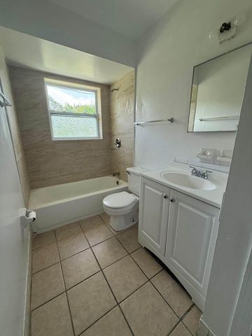 1794 Juno Road 5, North Palm Beach, FL 33408