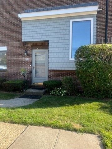 272 Greenbrook Drive 272, Stoughton, MA 02072