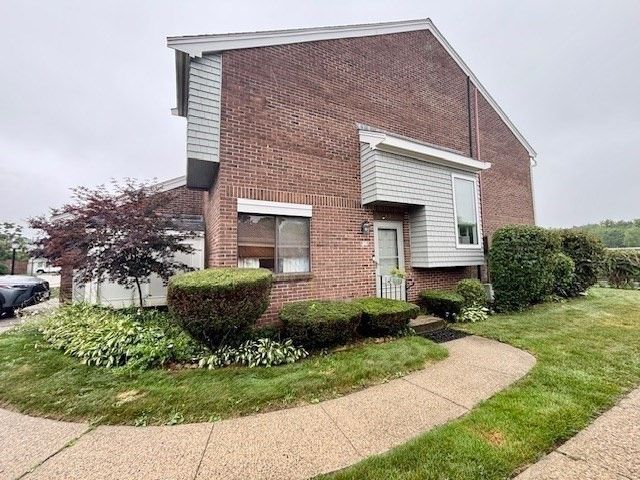 272 Greenbrook Drive 272, Stoughton, MA 02072