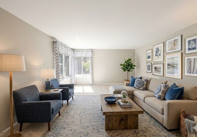 7 Hundred Oaks Ln, Ashland, MA 01721