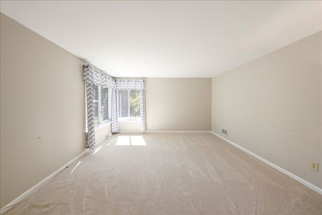 7 Hundred Oaks Ln, Ashland, MA 01721
