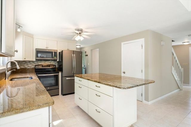 7 Hundred Oaks Ln, Ashland, MA 01721
