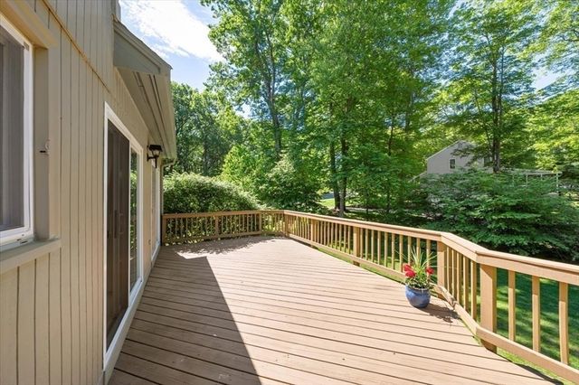 7 Hundred Oaks Ln, Ashland, MA 01721